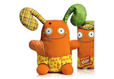 Estilo Toyart: Bonecos em Embalagem de Suco