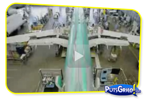 Vídeo: Montagem de um Avião em 2 Minutos