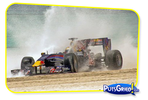 Vídeo: Carro de Fórmula 1 na Praia
