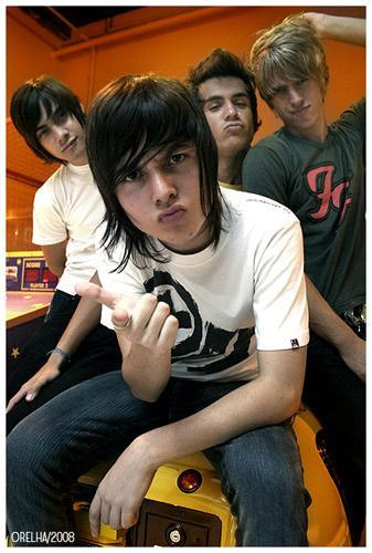 Restart: Fotos e Clipe de Recomeçar Restart: Fotos e Clipe de Recomeçar