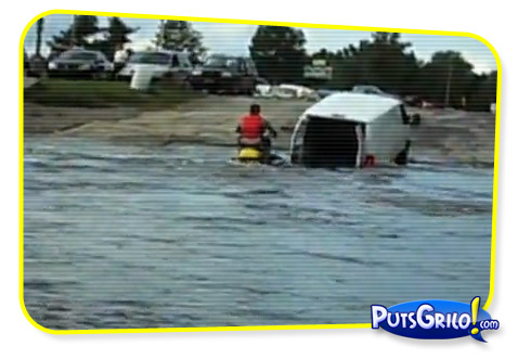 Vídeo Fail: Como NÃO Estacionar Um Jet-Ski