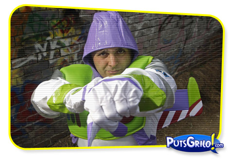 Toy Story: Fã Troca Nome Para Buzz Lightyear