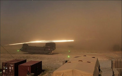 Fotos: Eletricidade Estática e Faíscas em Helicóptero