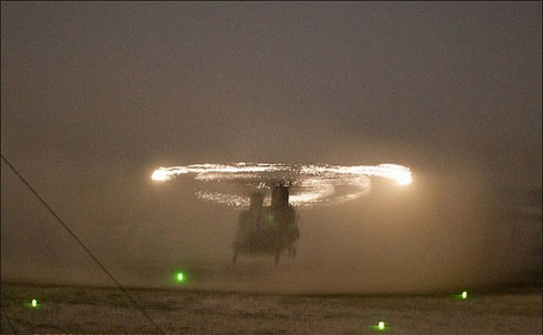 Fotos: Eletricidade Estática e Faíscas em Helicóptero