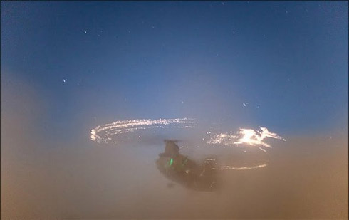 Fotos: Eletricidade Estática e Faíscas em Helicóptero