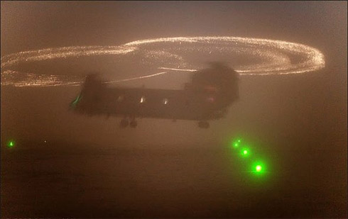 Fotos: Eletricidade Estática e Faíscas em Helicóptero