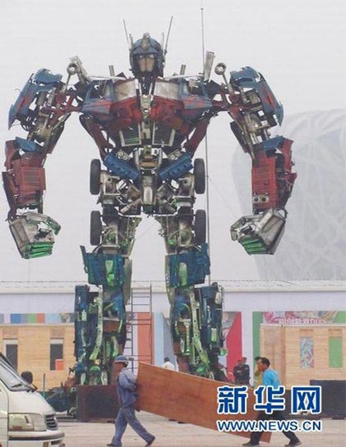 Fotos: Transformers de Peças de Carros