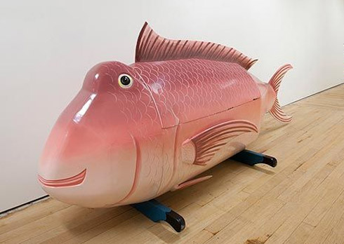 Exposição Bizarra de Caixões Inusitados