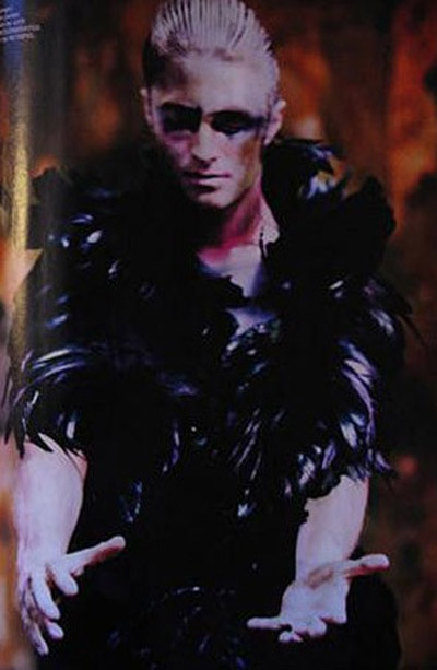 Fotos de Daniel Radcliffe [Harry Potter] Como Zumbi em Revista