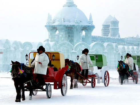 Esculturas Gigantes de Gelo Na China Esculturas Gigantes de Gelo Na China