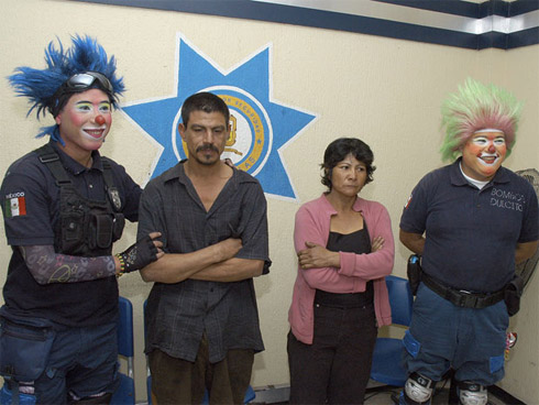 Imagem Curiosa: Policiais Palhaços