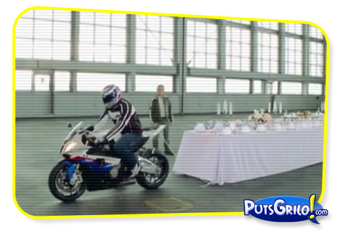 Moto BMW: Truque da Toalha de Mesa [Vídeo]