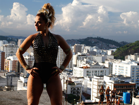 Viviane Araújo em Fotos Para o Carnaval