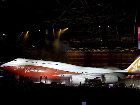 Boeing lança novo avião Jumbo