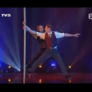 Vídeo: Tango misturado com pole dance