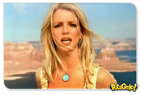 Britney Spears no clipe de Till the World Ends