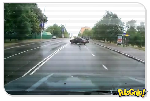 Na Rússia o carro estaciona você!