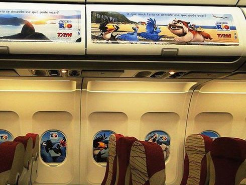 tam pinta avião de Blu o pássaro do filme rio