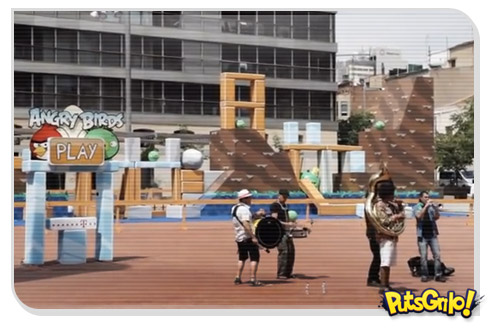 Angry Birds em flashmob no mundo real