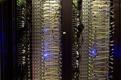 Facebook: Fotos do datacenter e dos servidores