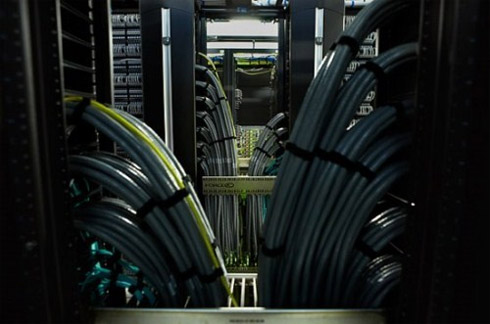 Facebook: Fotos do datacenter e dos servidores