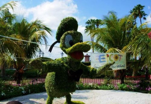 Disney: Personagens em esculturas de jardinagem