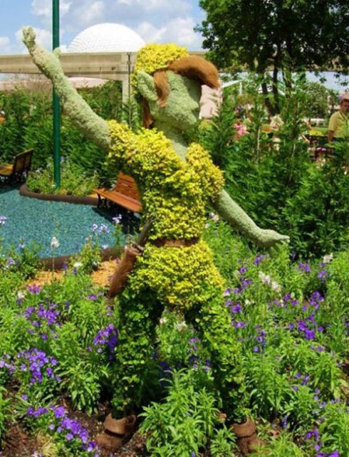 Disney: Personagens em esculturas de jardinagem