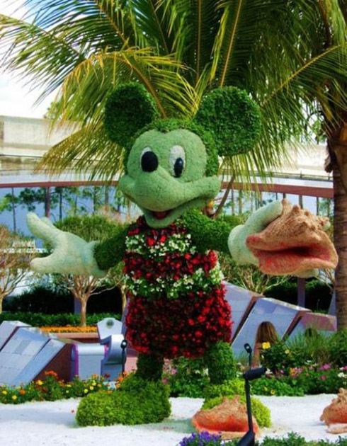 Disney: Personagens em esculturas de jardinagem