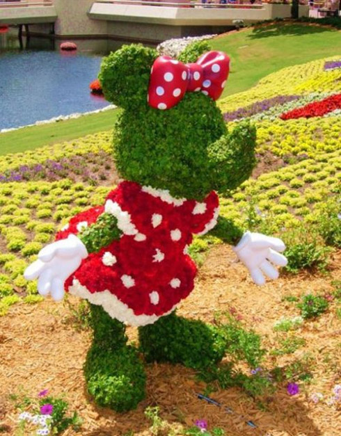 Disney: Personagens em esculturas de jardinagem