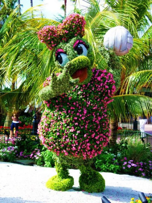 Disney: Personagens em esculturas de jardinagem