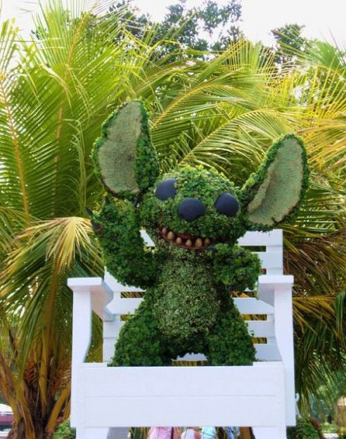 Disney: Personagens em esculturas de jardinagem
