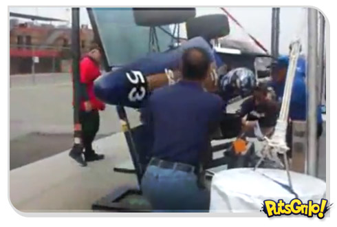 FAIL: Carro cai de elevador
