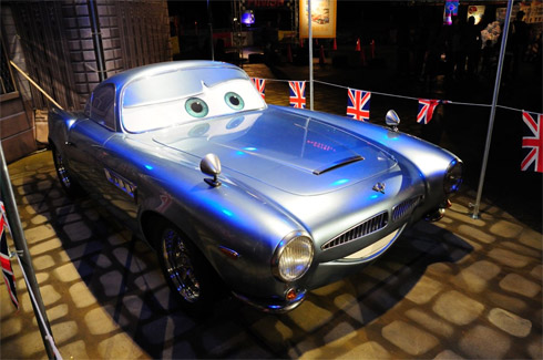 Personagens de Carros 2 em tamanho natural