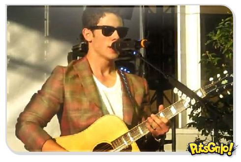 Nick do Jonas Brothers faz cover de Lady Gaga