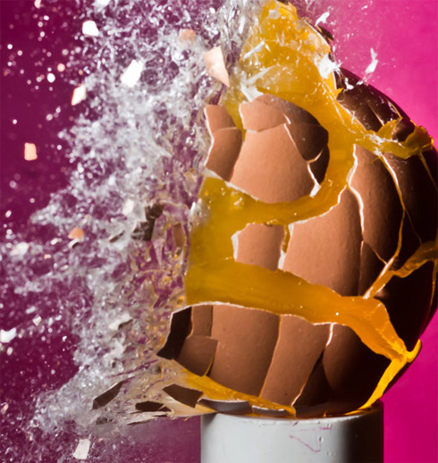 Fotos em slow motion de objetos destruídos