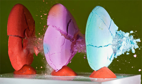 Fotos em slow motion de objetos destruídos