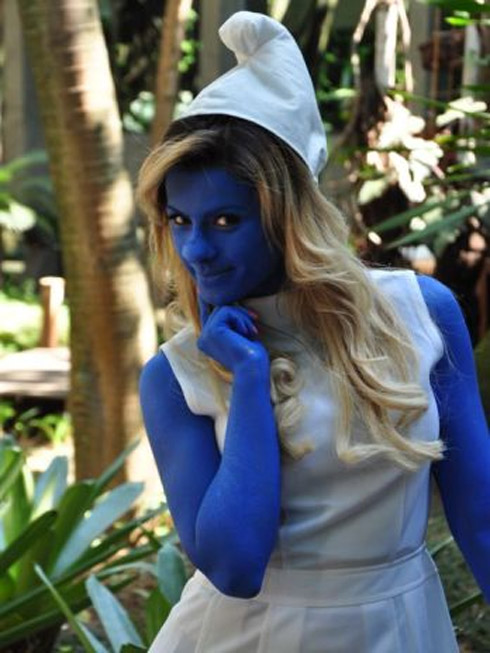 Panicat Babi Rossi vira Smurfette para a televisão Panicat Babi Rossi vira Smurfette para a televisão