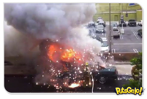 Carro explode na cara do bombeiro