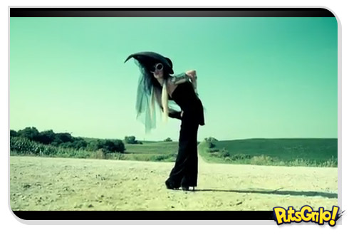 Lady Gaga divulga clipe da música You and I