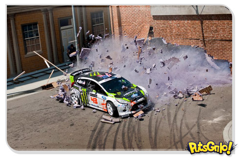 Ken Block mostra como se faz drift no Gymkhana 4