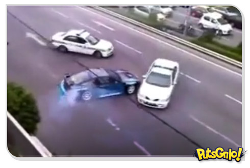 Carro tunado trollando a polícia