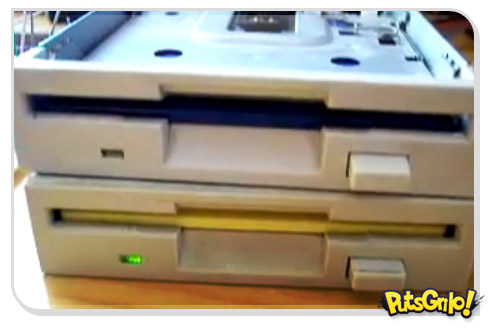 Marcha Imperial de Guerra nas Estrelas tocada por drives de disquete