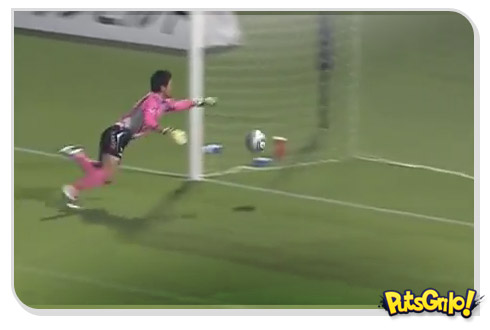 Futebol no Japão: Gol de cabeça do meio de campo