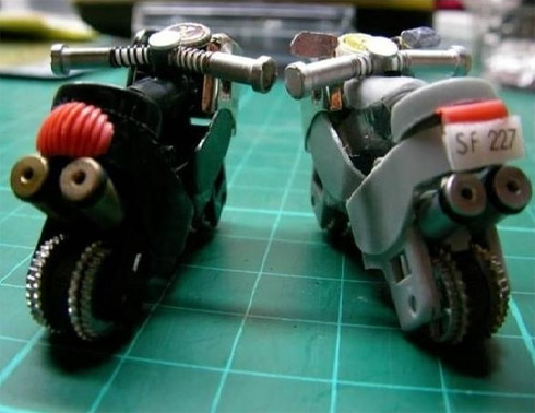Isqueiros transformados em miniaturas de motos Isqueiros transformados em miniaturas de motos
