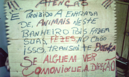 Placas desmotivacionais: Português fail