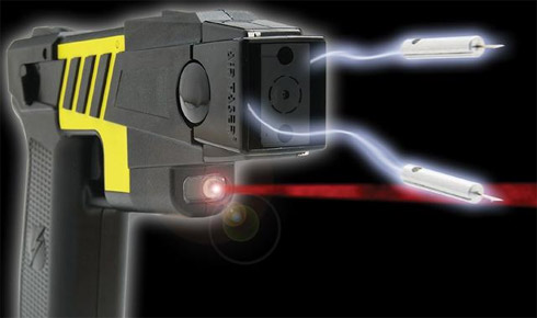 Armas não-letais: Conheça o taser, o spray de pimenta e outras