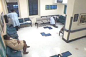 Hospital: Mulher morre em fila de espera no EUA