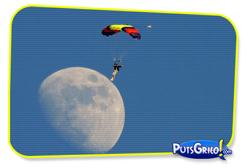 Momento PutsGrilo!com: Homem Pisa a Lua