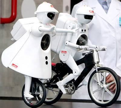 Robôs ciclistas e equilibristas japoneses