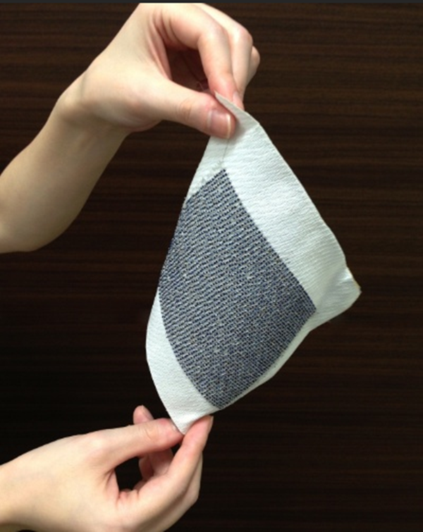 Tecido vira carregador de celular no Japão